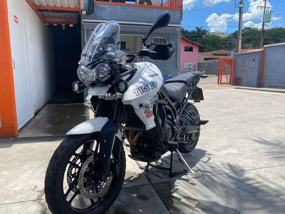 TRIUMPH TIGER 800 XR TRIUMPH TIGER 800 XR
